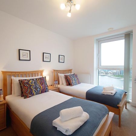 London Excel Stays - Three Bed Serviced Apartment מראה חיצוני תמונה