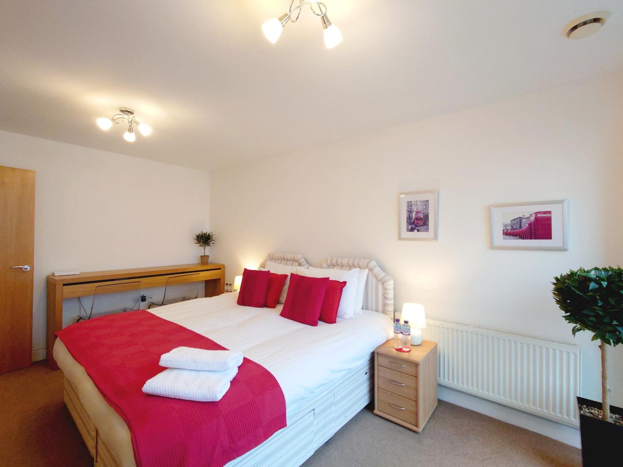 London Excel Stays - Three Bed Serviced Apartment מראה חיצוני תמונה