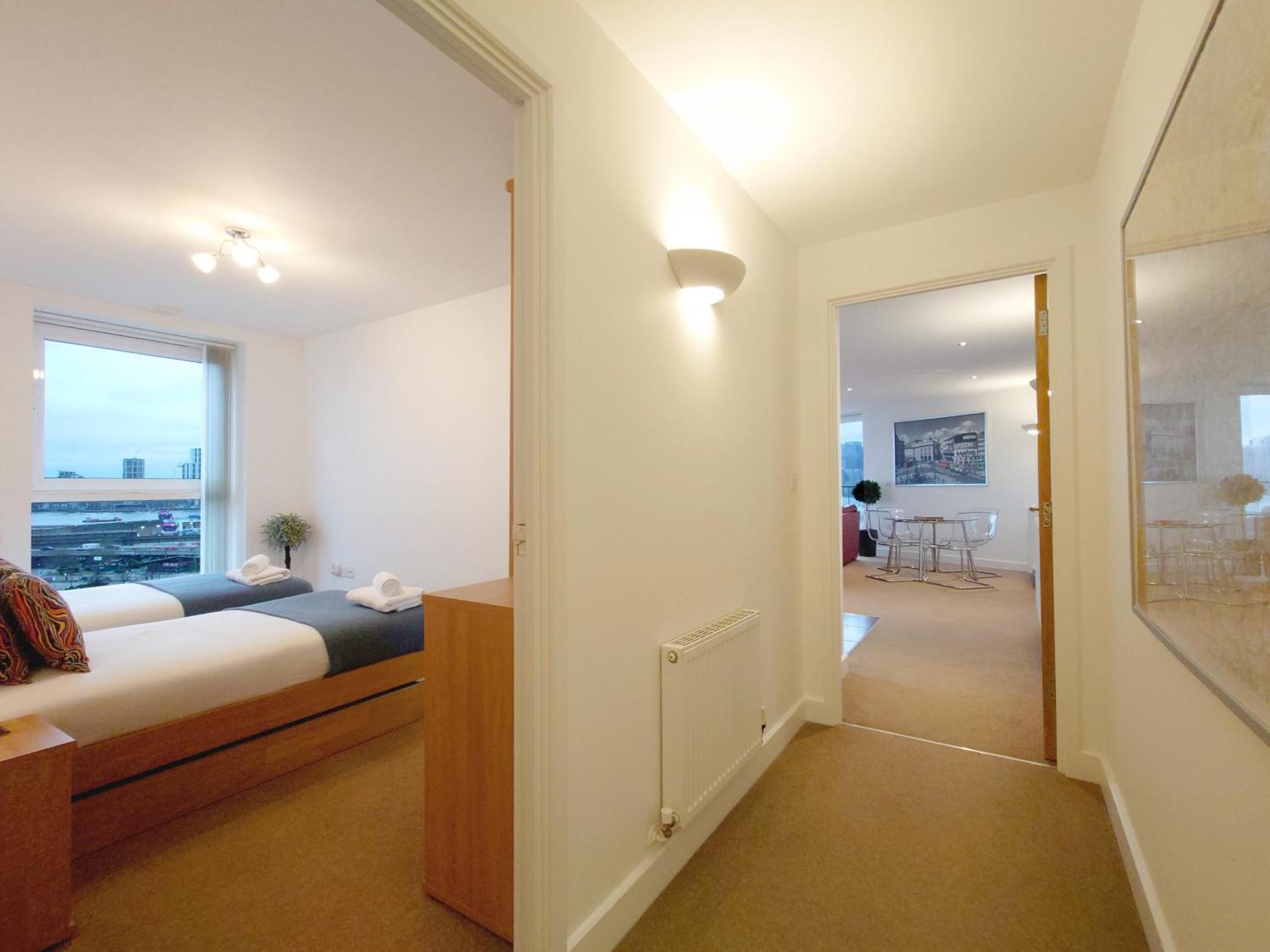 London Excel Stays - Three Bed Serviced Apartment מראה חיצוני תמונה