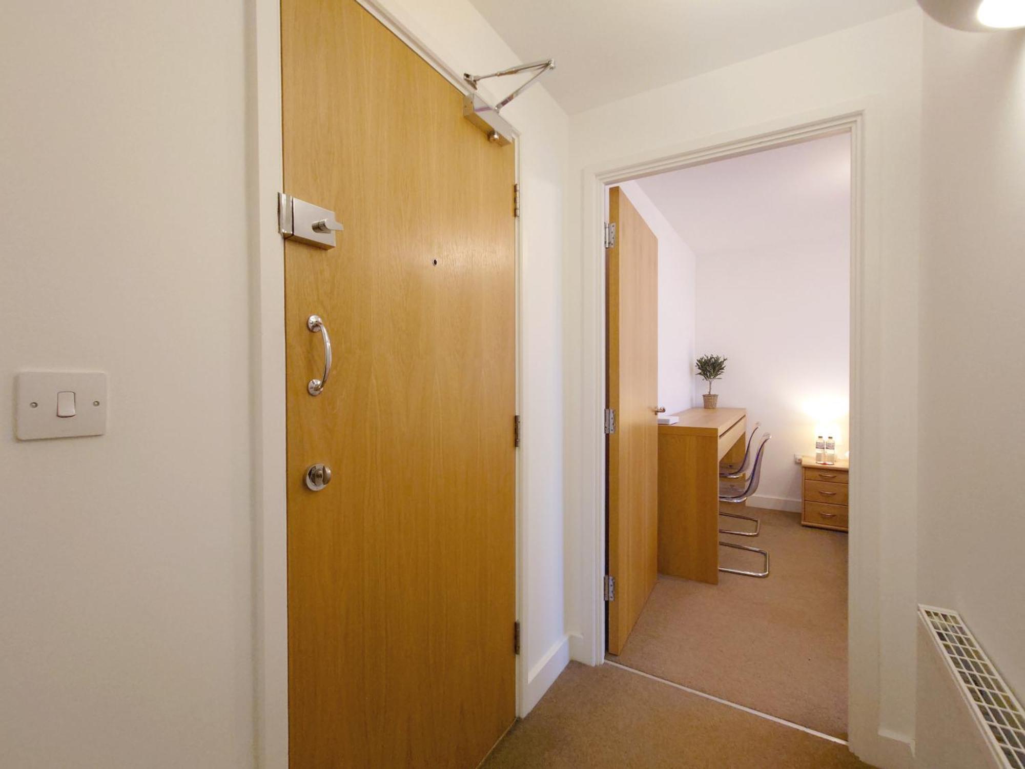 London Excel Stays - Three Bed Serviced Apartment מראה חיצוני תמונה