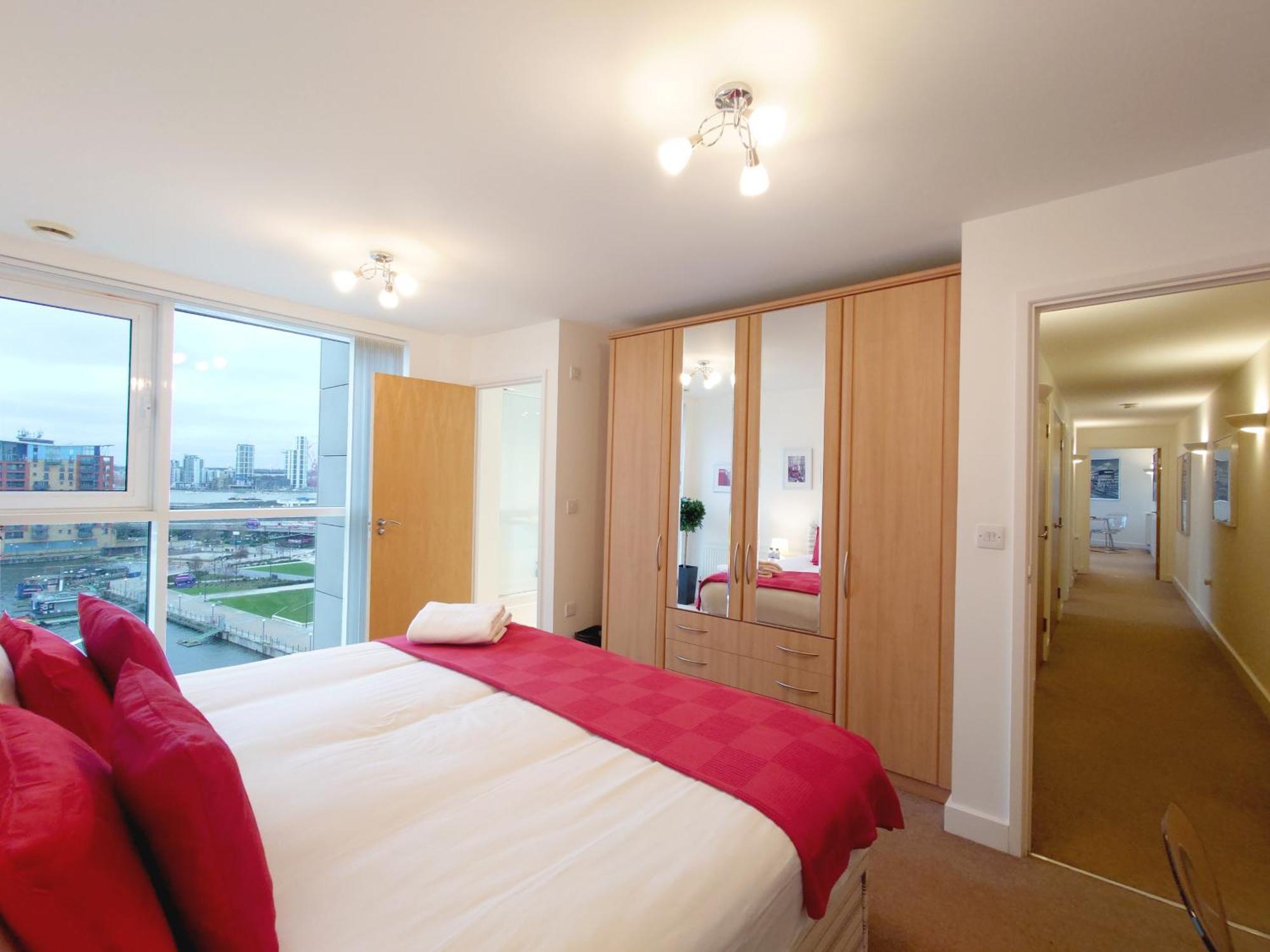 London Excel Stays - Three Bed Serviced Apartment מראה חיצוני תמונה