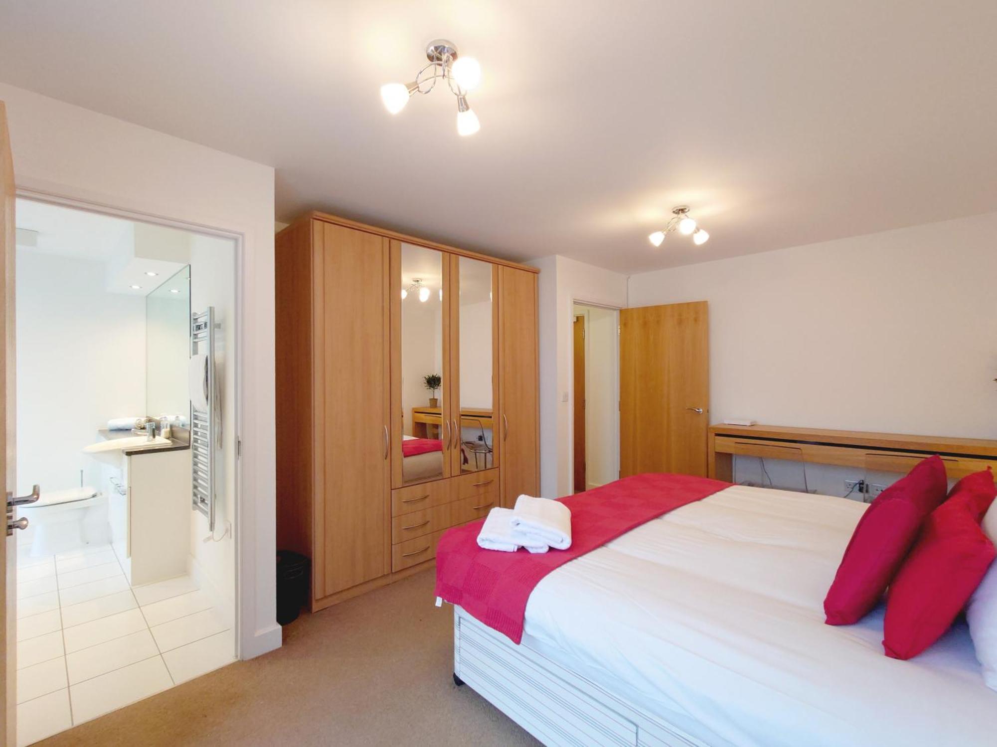 London Excel Stays - Three Bed Serviced Apartment מראה חיצוני תמונה