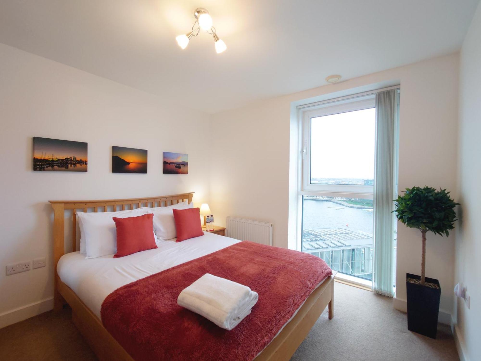 London Excel Stays - Three Bed Serviced Apartment מראה חיצוני תמונה