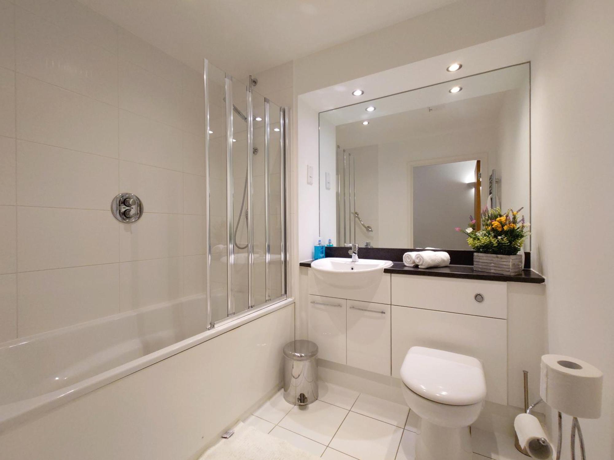 London Excel Stays - Three Bed Serviced Apartment מראה חיצוני תמונה